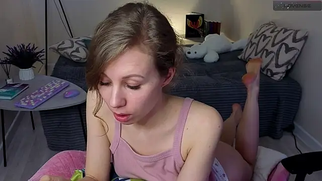 Lill Mary online show from 5, 3, 2025