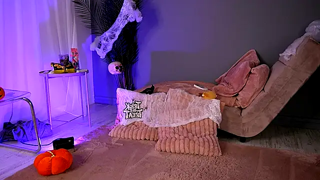 BetsyGonzale online show from 29, 10, 2025