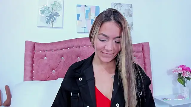 Snapshot of Mia_Malkovaa_ chatting on 31, 12, 2024 Mia Malkovaa online show from 31, 12, 2024