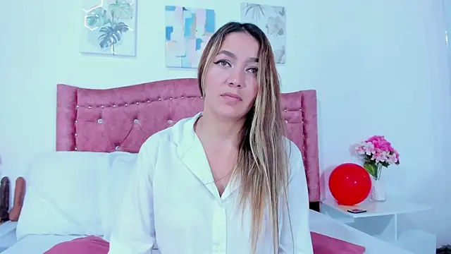 Snapshot of Mia_Malkovaa_ chatting on 18, 1, 2025 Mia Malkovaa online show from 18, 1, 2025