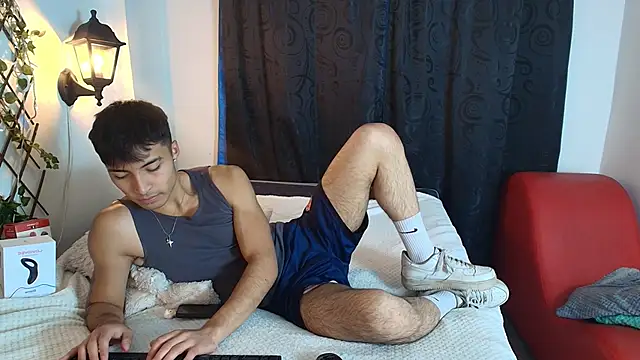 Snapshot of dylan_fun18 chatting on 16, 12, 2024 dylan fun18 online show from 16, 12, 2024