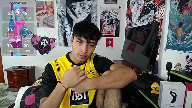 Snapshot of dylan_fun18 chatting on 5, 3, 2025 dylan fun18 online show from 5, 3, 2025