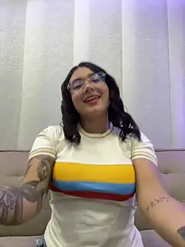 Snapshot of camianddanna chatting on 15, 11, 2025 camianddanna online show from 15, 11, 2025