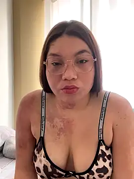Snapshot of WhiteWomen chatting on 25, 9, 2025 WhiteWomen online show from 25, 9, 2025