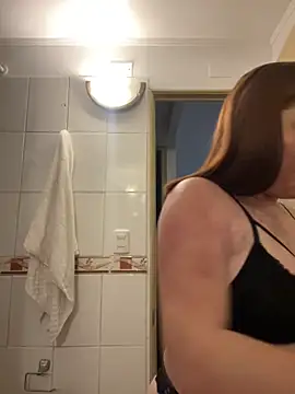 Snapshot of WhiteWomen chatting on 8, 10, 2025 WhiteWomen online show from 8, 10, 2025