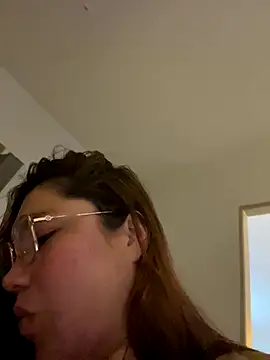 Snapshot of WhiteWomen chatting on 3, 11, 2025 WhiteWomen online show from 3, 11, 2025