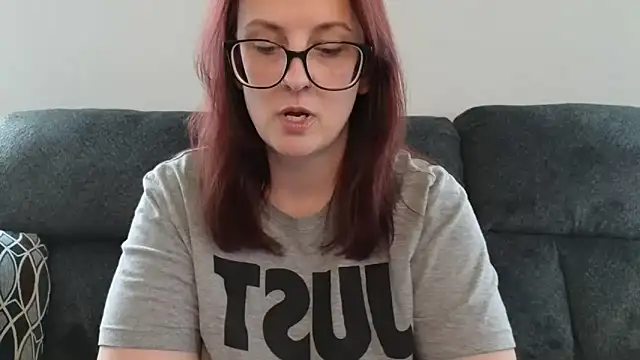 TheBustyHouseWife online show from 5, 12, 2025