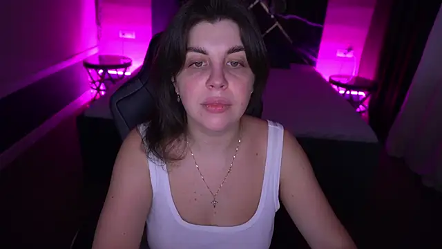 MirandaWong online show from 10, 11, 2025