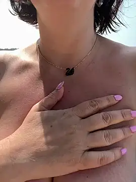 Snapshot of B_Bonya_m chatting on 5, 2, 2025 B Bonya m online show from 5, 2, 2025