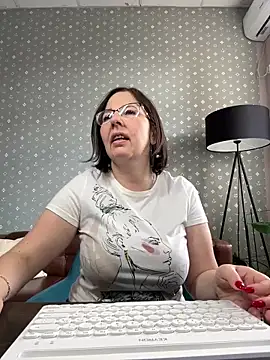 Snapshot of B_Bonya_m chatting on 6, 10, 2025 B Bonya m online show from 6, 10, 2025