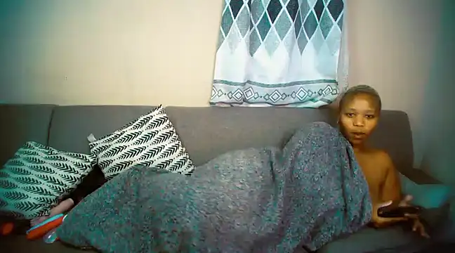 Snapshot of GoldenPussyXOXO chatting on 22, 12, 2024 GoldenPussyXOXO online show from 22, 12, 2024