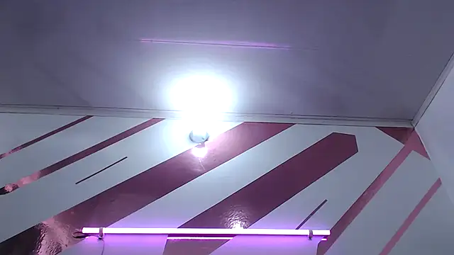 Kitten Hot  online show from 2, 12, 2025