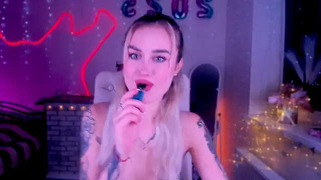 Snapshot of _Ravenaa chatting on 3, 2, 2025 Ravenaa online show from 3, 2, 2025