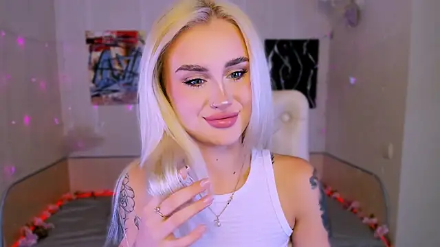 Snapshot of _Ravenaa chatting on 10, 11, 2025 Ravenaa online show from 10, 11, 2025