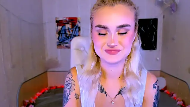 Snapshot of _Ravenaa chatting on 29, 11, 2025 Ravenaa online show from 29, 11, 2025