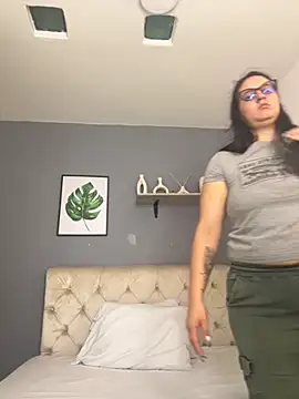 Snapshot of Soe_Lara chatting on 9, 9, 2025 Soe Lara online show from 9, 9, 2025