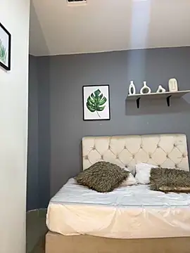 Snapshot of Soe_Lara chatting on 4, 12, 2025 Soe Lara online show from 4, 12, 2025