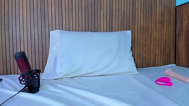 Snapshot of curvy_rousi chatting on 21, 2, 2025 curvy rousi online show from 21, 2, 2025