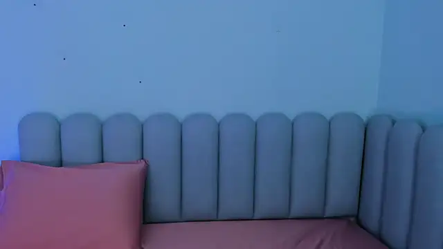 Snapshot of curvy_rousi chatting on 23, 11, 2025 curvy rousi online show from 23, 11, 2025