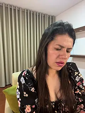 Alice Biel online show from 22, 2, 2025