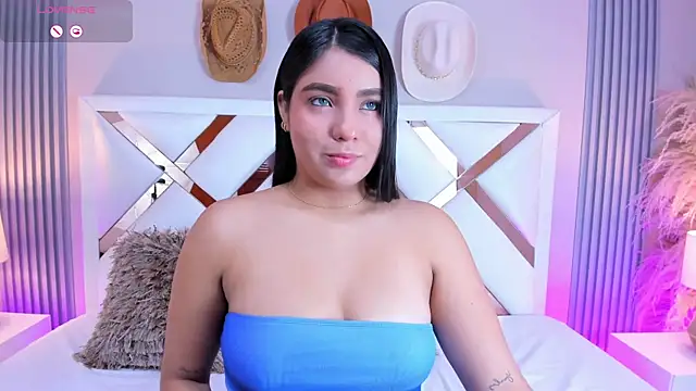 Snapshot of madeleine2112 chatting on 15, 2, 2025 madeleine2112 online show from 15, 2, 2025