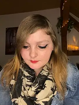 Snapshot of herz_steht_kopf90 chatting on 6, 3, 2025 herz steht kopf90 online show from 6, 3, 2025