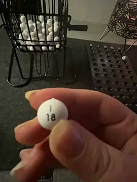 Snapshot of herz_steht_kopf90 chatting on 8, 3, 2025 herz steht kopf90 online show from 8, 3, 2025