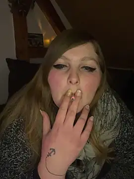 Snapshot of herz_steht_kopf90 chatting on 19, 12, 2025 herz steht kopf90 online show from 19, 12, 2025