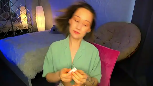 Snapshot of MelodyOfLovee chatting on 5, 3, 2025 MelodyOfLovee online show from 5, 3, 2025