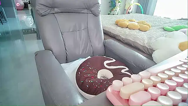 Xiaoyu-G online show from 19, 10, 2025