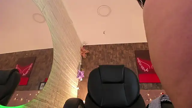 Snapshot of alice__tylor chatting on 5, 1, 2026 alice tylor online show from 5, 1, 2026