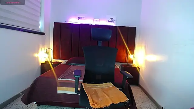 Zuzana21 online show from 1, 2, 2025