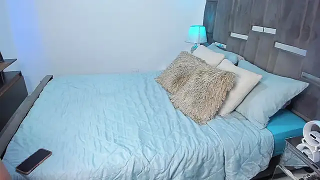 Alexawhiittee online show from 4, 1, 2025