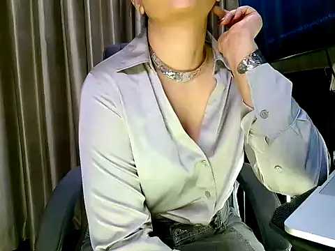 Snapshot of fabdemira chatting on 24, 10, 2025 fabdemira online show from 24, 10, 2025