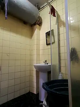 Snapshot of Polygamist chatting on 22, 10, 2025 Polygamist online show from 22, 10, 2025