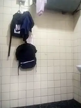 Snapshot of Polygamist chatting on 22, 12, 2025 Polygamist online show from 22, 12, 2025