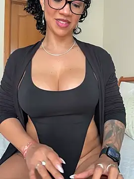 Snapshot of soli-lov chatting on 5, 2, 2025 soli-lov online show from 5, 2, 2025