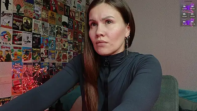 Snapshot of LittleLeen chatting on 6, 11, 2025 LittleLeen online show from 6, 11, 2025