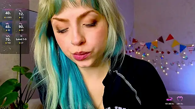 Snapshot of lavenderluxe chatting on 25, 10, 2025 lavenderluxe online show from 25, 10, 2025