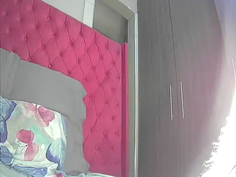 Snapshot of TheSweetBerry chatting on 2, 2, 2025 TheSweetBerry online show from 2, 2, 2025