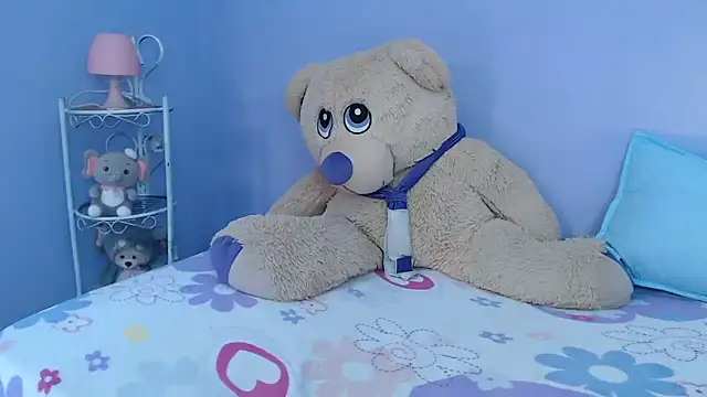 madisson smalltits online show from 28, 2, 2025