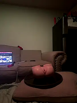 Snapshot of OffsetArmlet chatting on 6, 10, 2025 OffsetArmlet online show from 6, 10, 2025