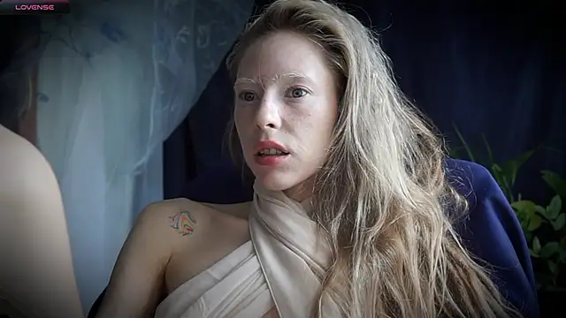 Snapshot of _Phantom_thread_ chatting on 6, 6, 2026 Phantom thread online show from 6, 6, 2026