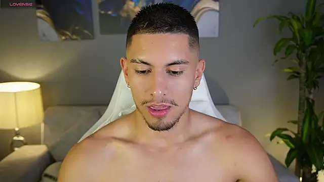 Snapshot of Aaronfox_x chatting on 14, 1, 2025 Aaronfox x online show from 14, 1, 2025