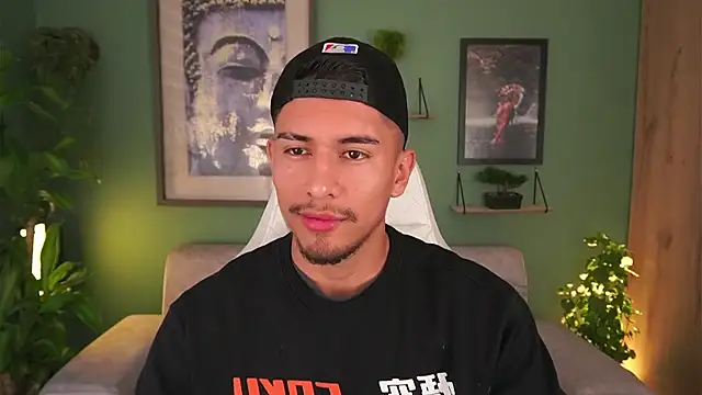 Snapshot of Aaronfox_x chatting on 4, 2, 2025 Aaronfox x online show from 4, 2, 2025