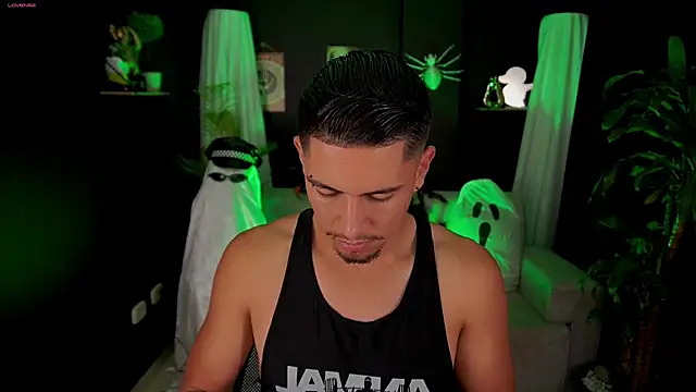 Snapshot of Aaronfox_x chatting on 10, 10, 2025 Aaronfox x online show from 10, 10, 2025