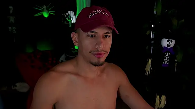 Snapshot of Aaronfox_x chatting on 16, 10, 2025 Aaronfox x online show from 16, 10, 2025