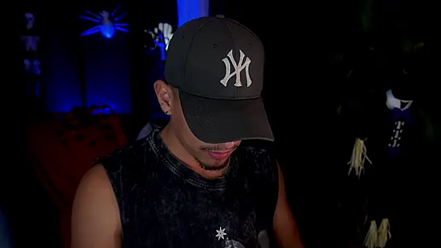 Snapshot of Aaronfox_x chatting on 17, 10, 2025 Aaronfox x online show from 17, 10, 2025