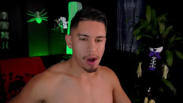 Snapshot of Aaronfox_x chatting on 21, 10, 2025 Aaronfox x online show from 21, 10, 2025