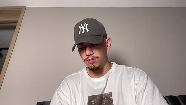 Snapshot of Aaronfox_x chatting on 23, 10, 2025 Aaronfox x online show from 23, 10, 2025